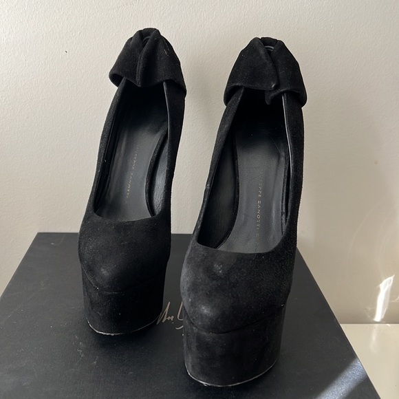 🖤 Giuseppe Zanotti Black Suede Debra Bow Platform Pumps Size 35 - Picture 2 of 14